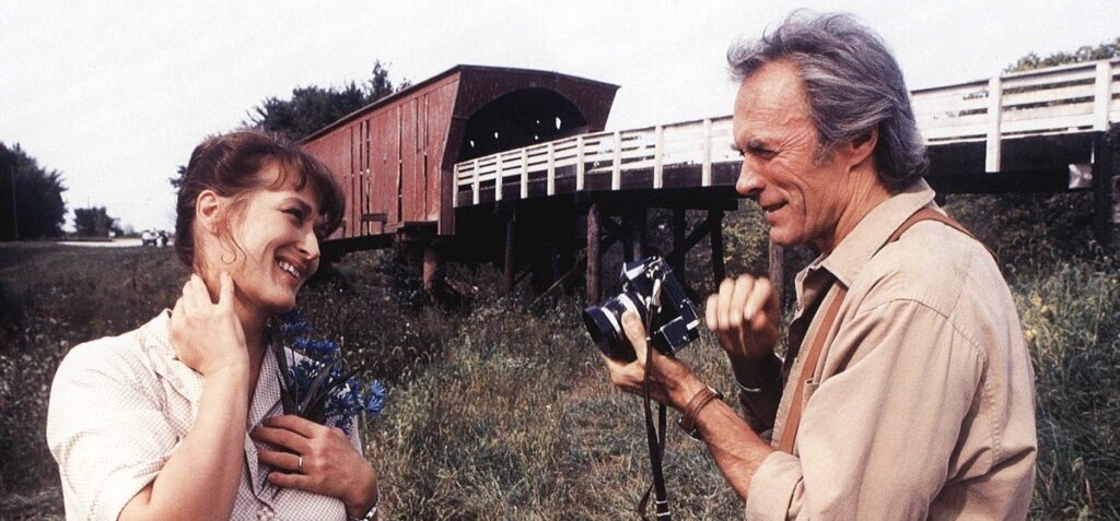 Clint Eastwood e Meryl Streep in una scena del film I Ponti di Madison County